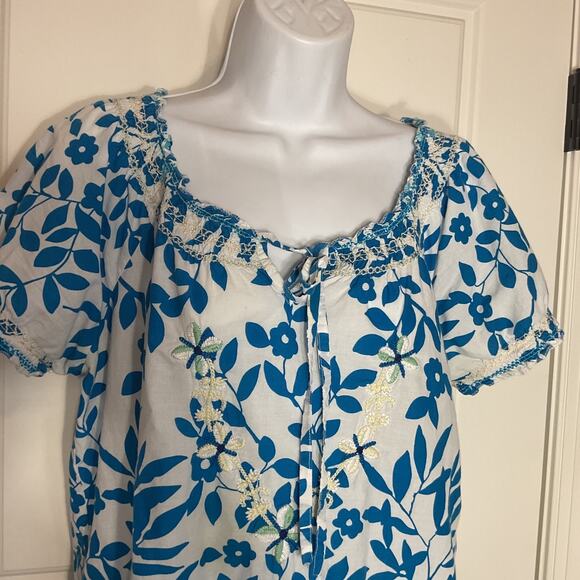 Keren Hart White Floral Embroidered Smocked Boho/Peasant Top Sz M - Picture 3 of 9